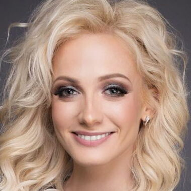 Полина Максимова