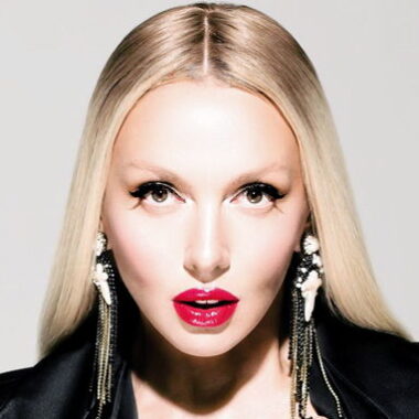 Оля Полякова