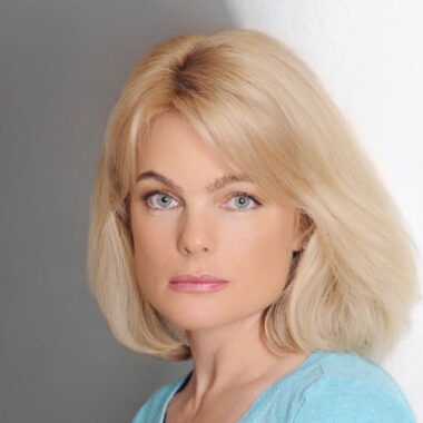 Эрика Элениак