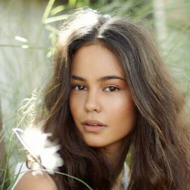 Кортни Итон