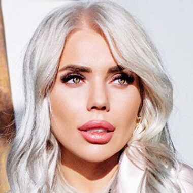 Карина Кросс