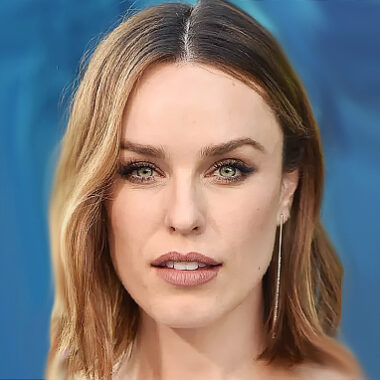 Джессика Макнэми