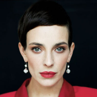 Анна Попова