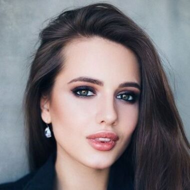 Полина Попоша